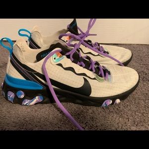 Women’s Nike react sneakers size 9